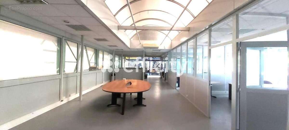 Commerce à MONTIGNY-LE-BRETONNEUX