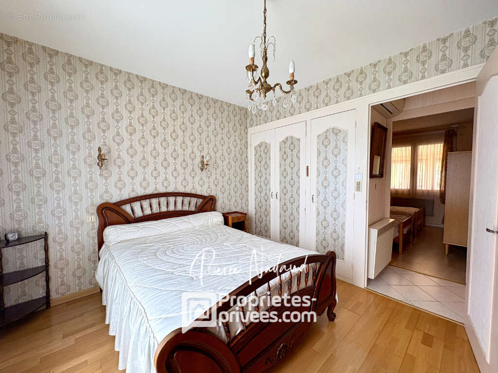 Maison Les Eglisottes Et Chalaures 6 pièces 5 chambres - photo 7