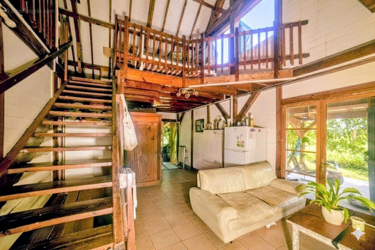 Maison à GRAND-BOURG