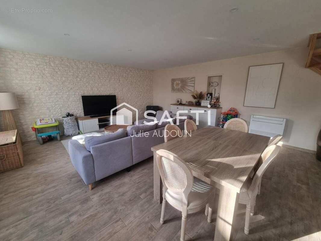 Maison 141 m² à Aumagne  - photo 4