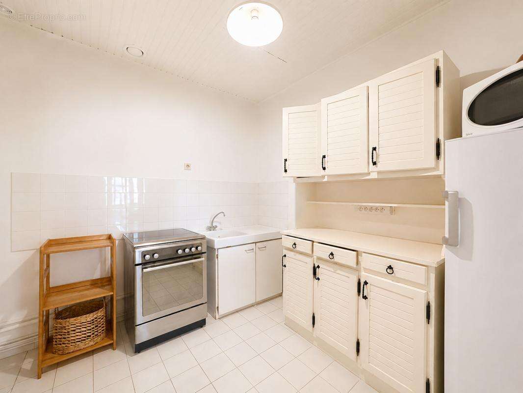 Exclusivité - Avignon Intra-muros. Appartement 2 Pièces 49m² - photo 4