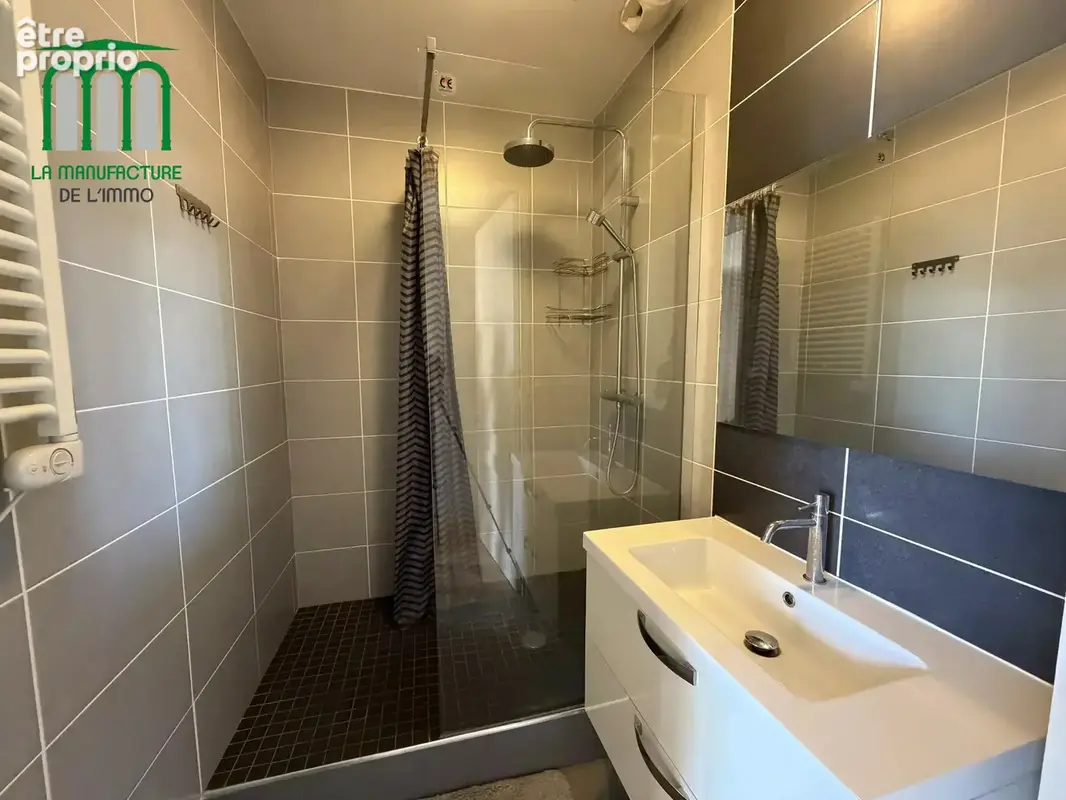 Appartement F3 - 72,58M2 - 2 Caves - Garage - Saint-Etienne/ Bergson - La Terrasse - photo 9