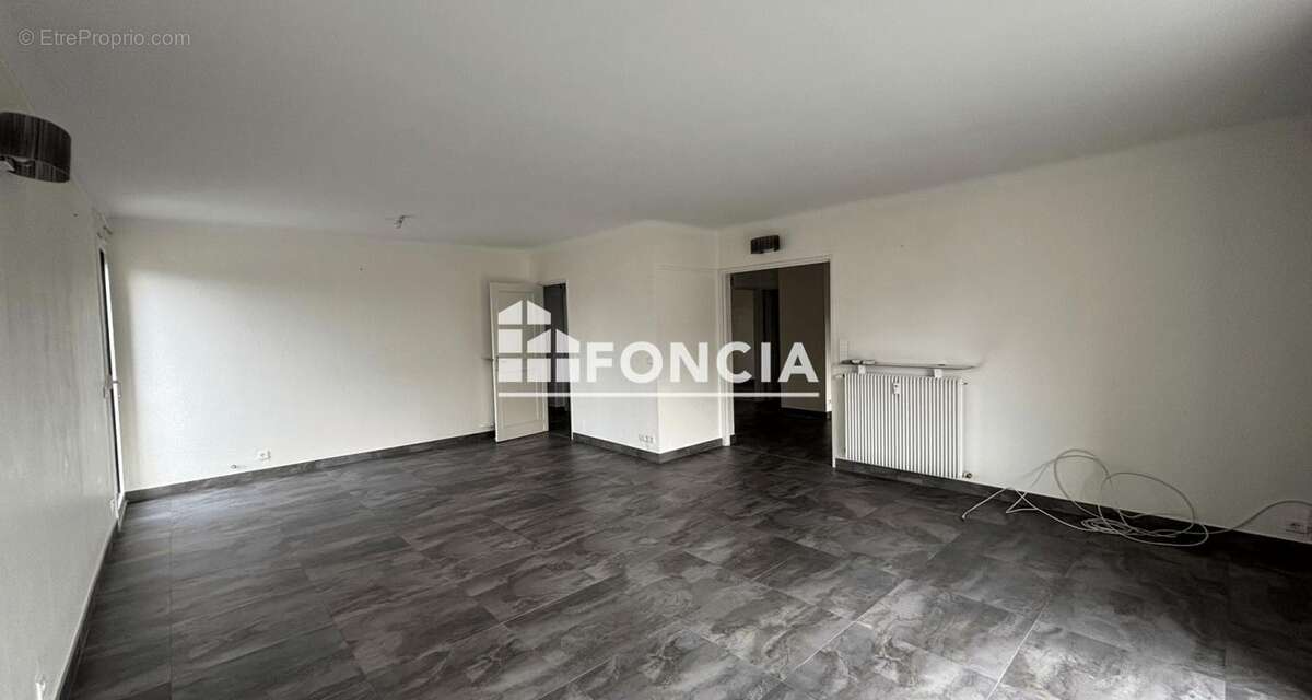 Appartement à VILLENEUVE-LES-AVIGNON