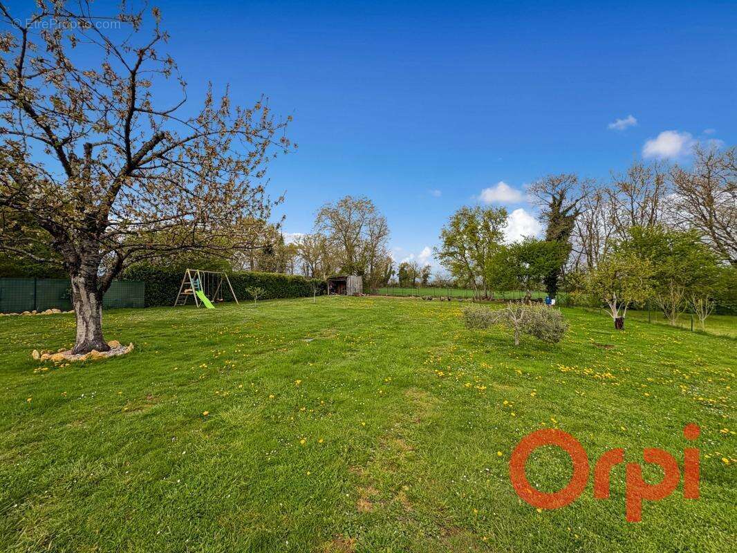 Maison à CHALIVOY-MILON