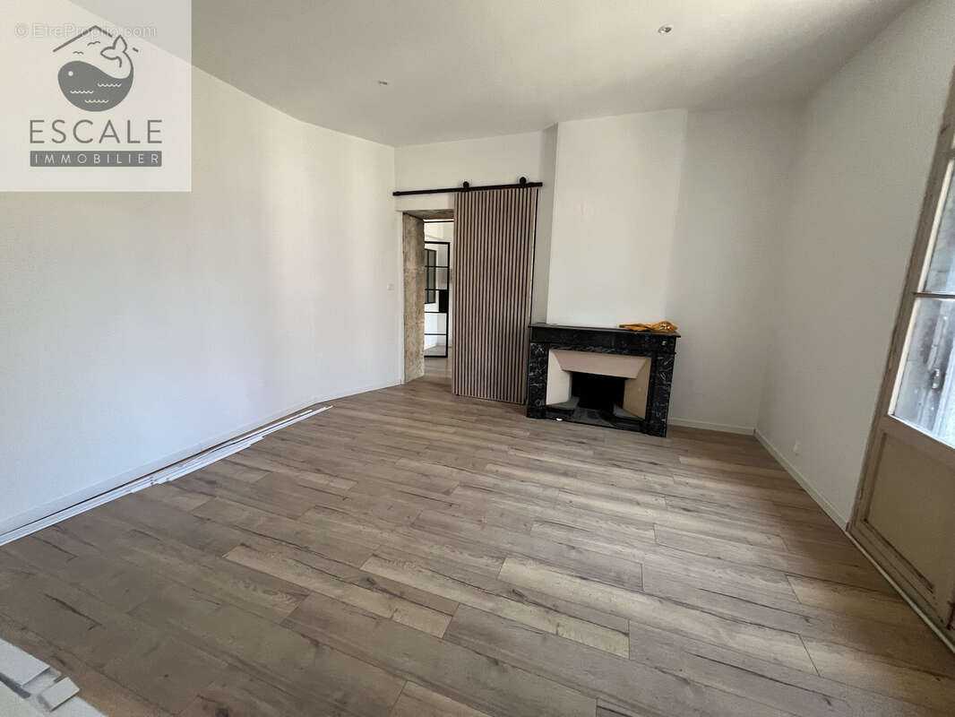 Vente maison vigneronne t5 en r+1 + garage a poussan - photo 6