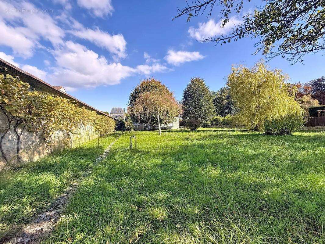 Maison à SAINT-PIERRE-LES-NEMOURS