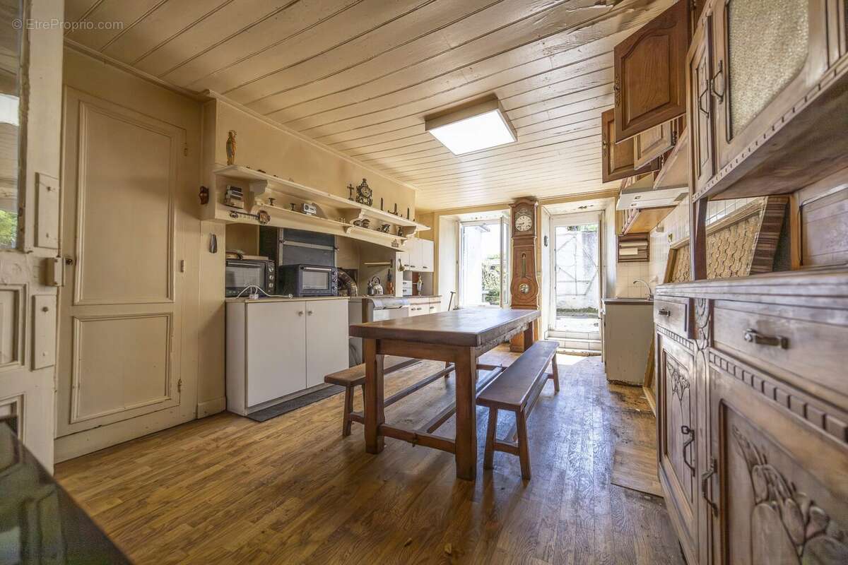 Maison 101 m² à Pleaux  - photo 4