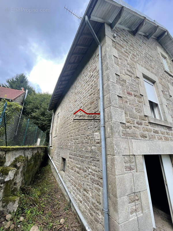 Maison à SAINT-PIERRE-BELLEVUE