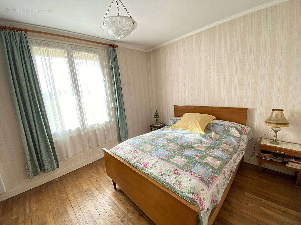 Maison à SAINT-DOULCHARD