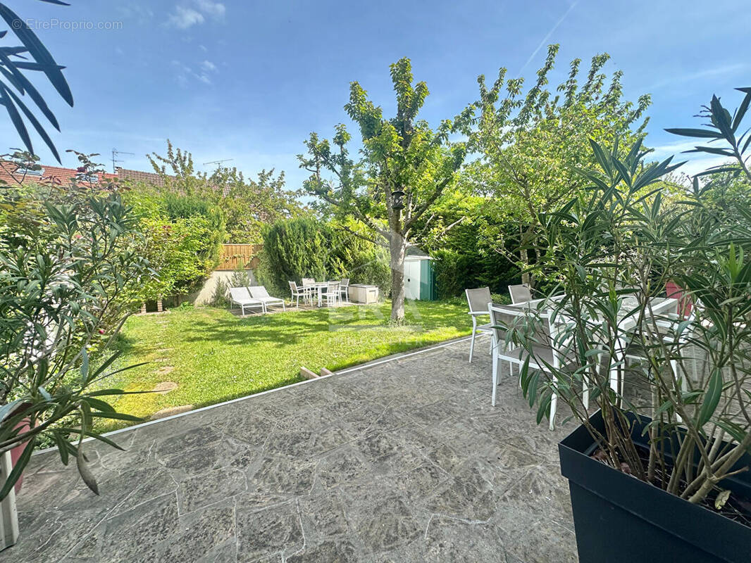 Appartement à SARTROUVILLE