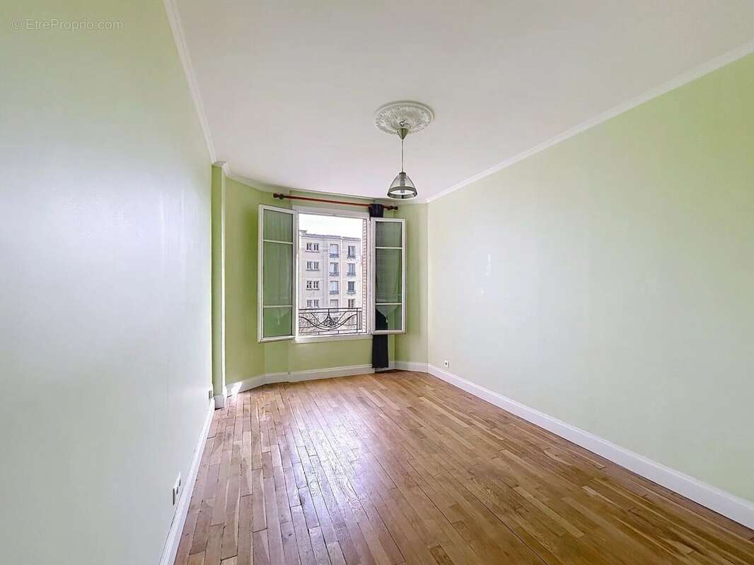 Appartement à LA GARENNE-COLOMBES