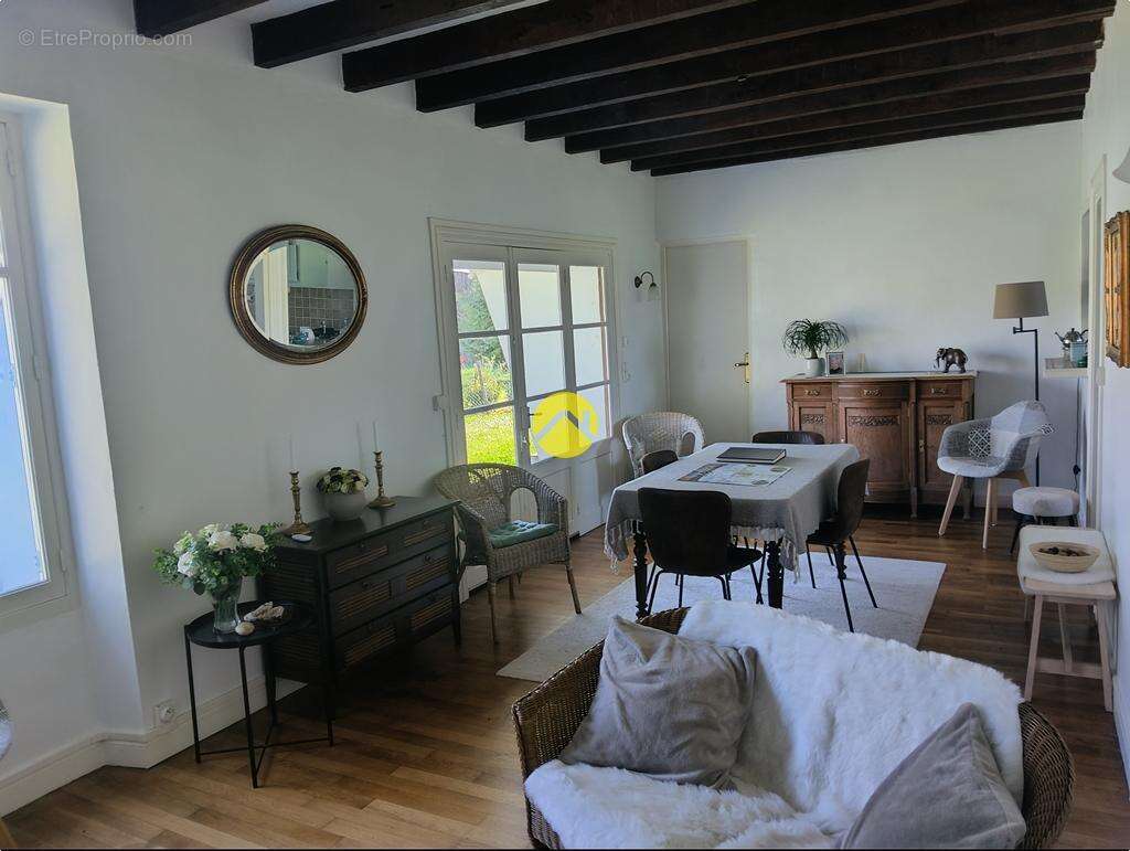 Maison à LURCY-LEVIS