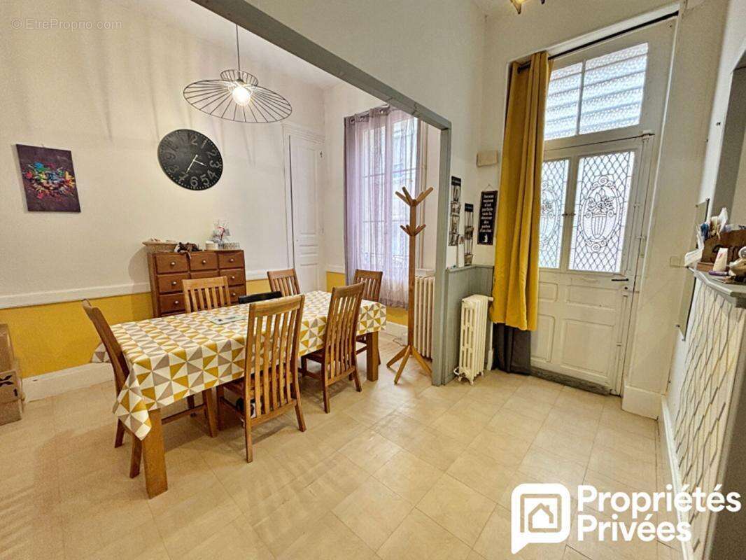 Maison à MEHUN-SUR-YEVRE