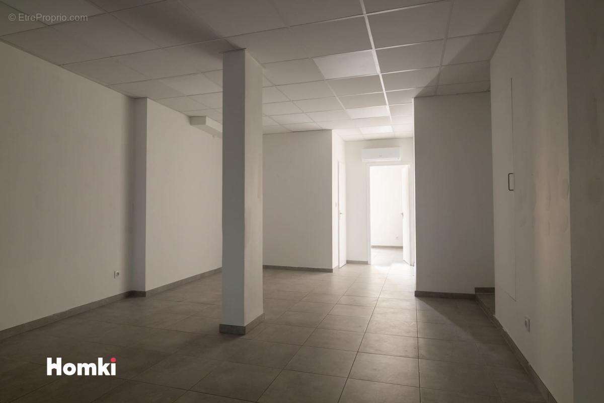Local commercial T1 de 46 m² à Avignon 84000, Boulevard Sixte Isnard - photo 3