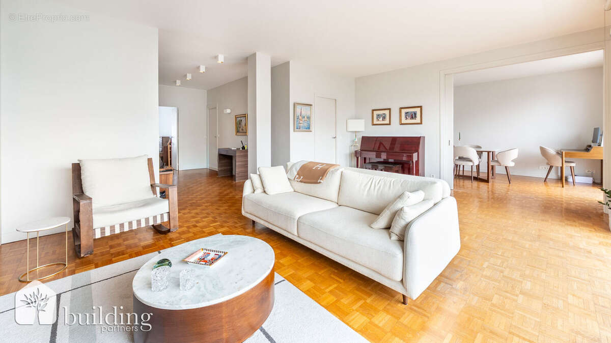 Appartement à NEUILLY-SUR-SEINE