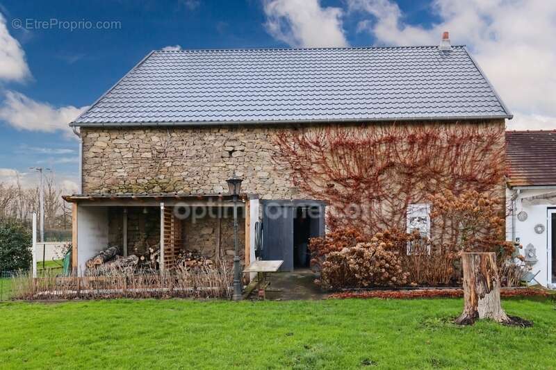 Maison à SAINT-LEGER-MAGNAZEIX