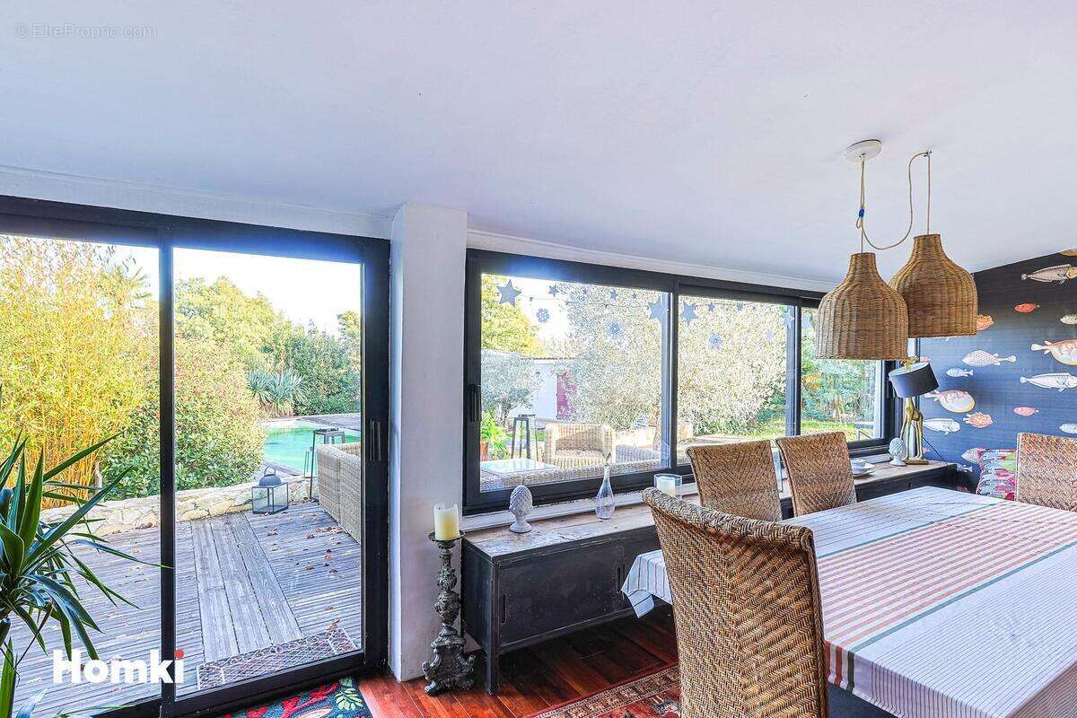 Maison à MONTAIGUT-SUR-SAVE