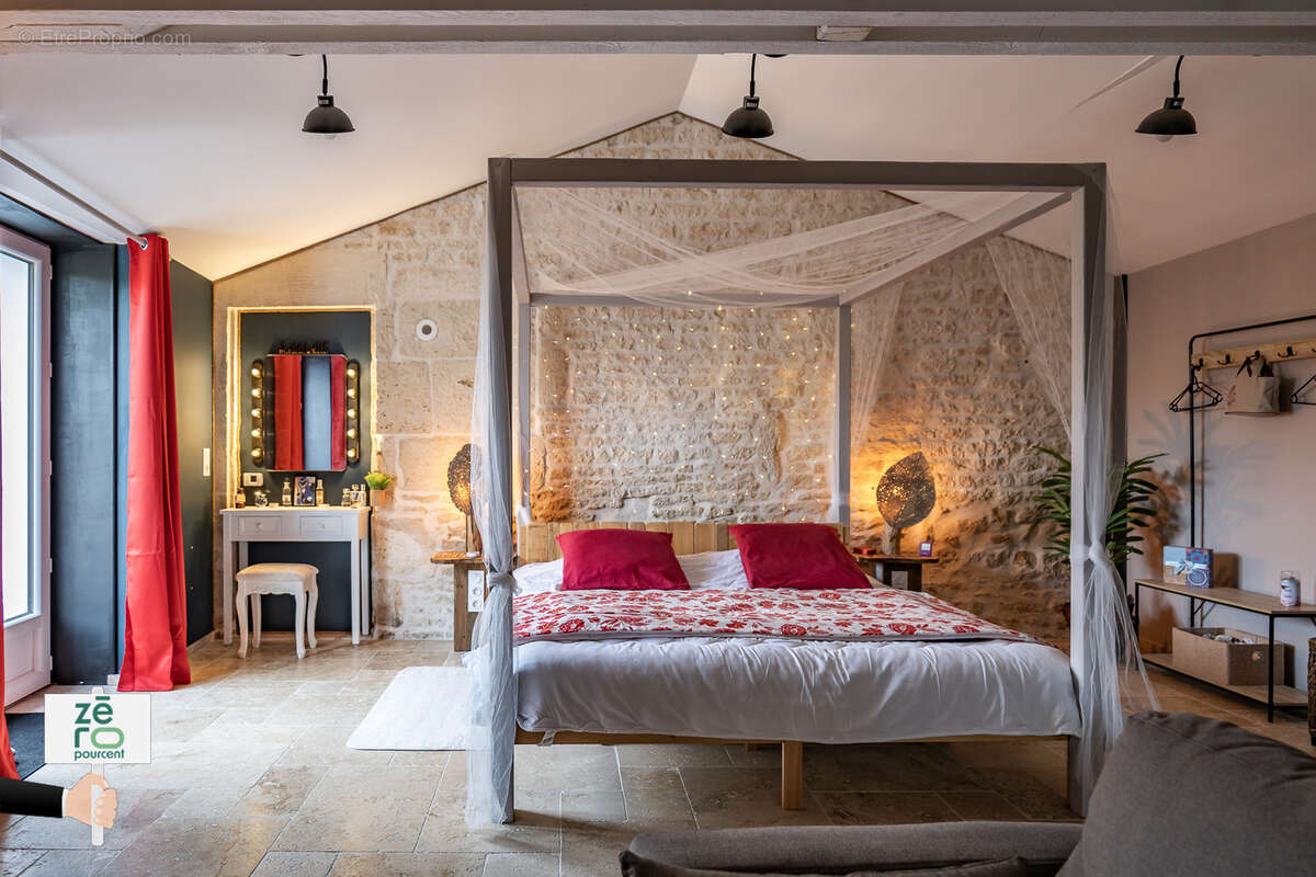 Maison à MOUZEUIL-SAINT-MARTIN