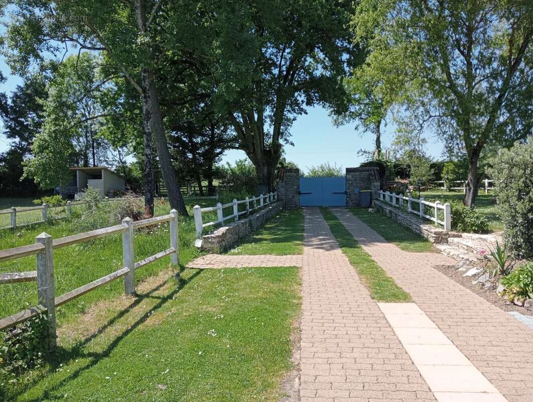 Maison à SAINT-AUBIN-LE-CLOUD