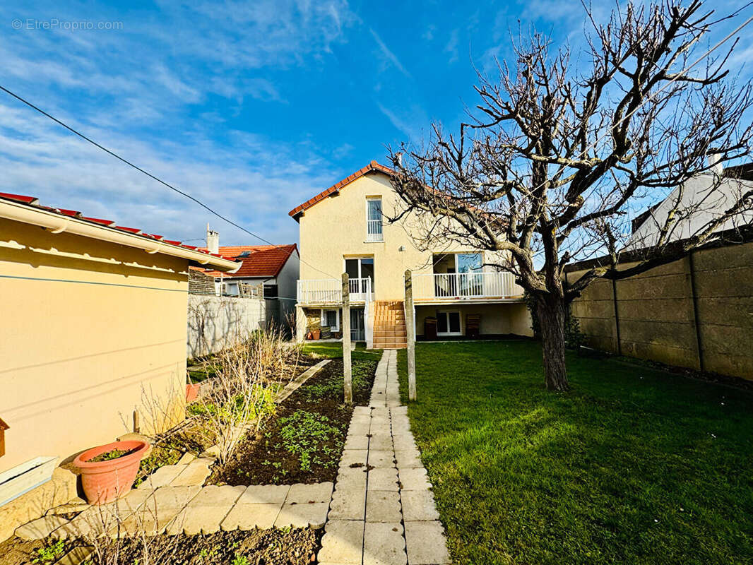 Maison à ATHIS-MONS