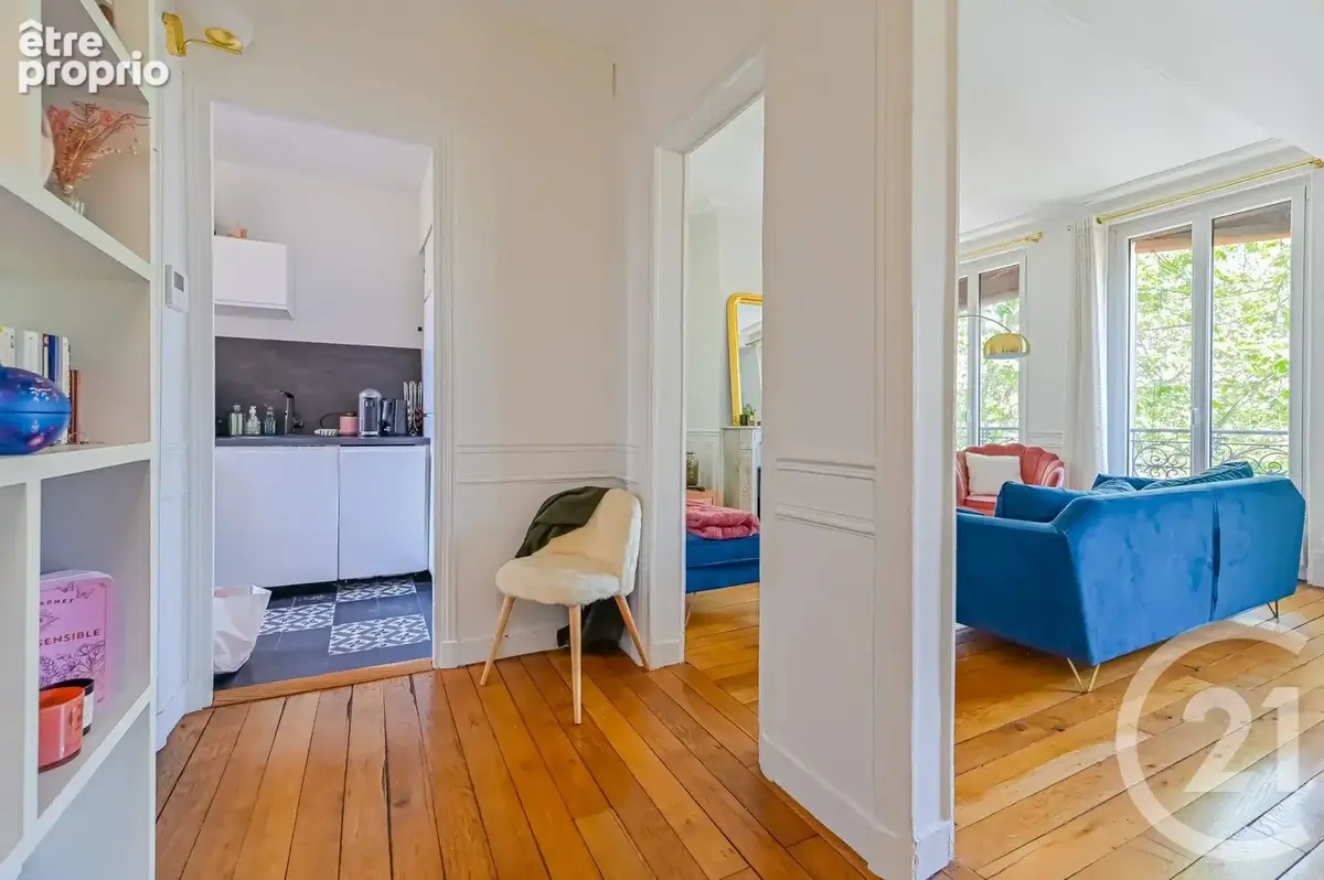 Appartement 2 pièces 56 m² à vendre à Paris-18e (75018) - photo 2