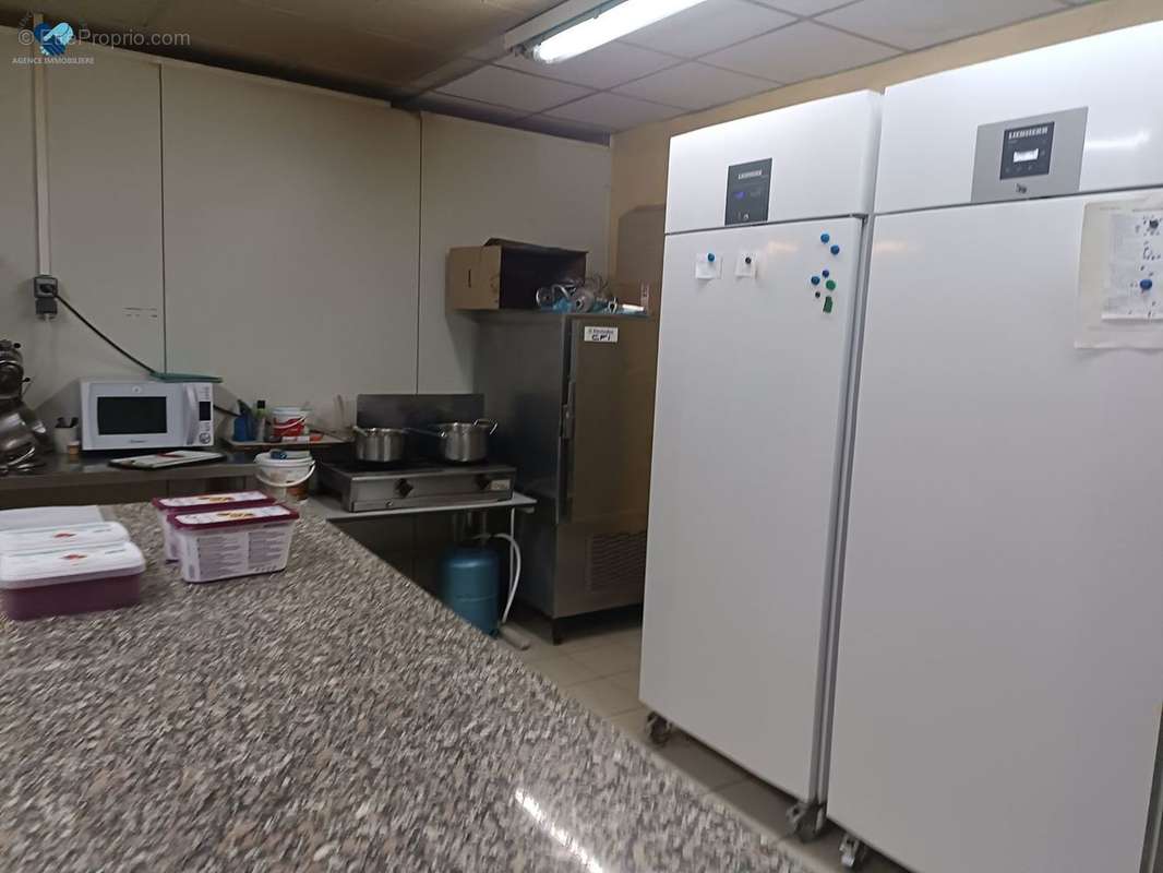 Commerce à BRUGUIERES