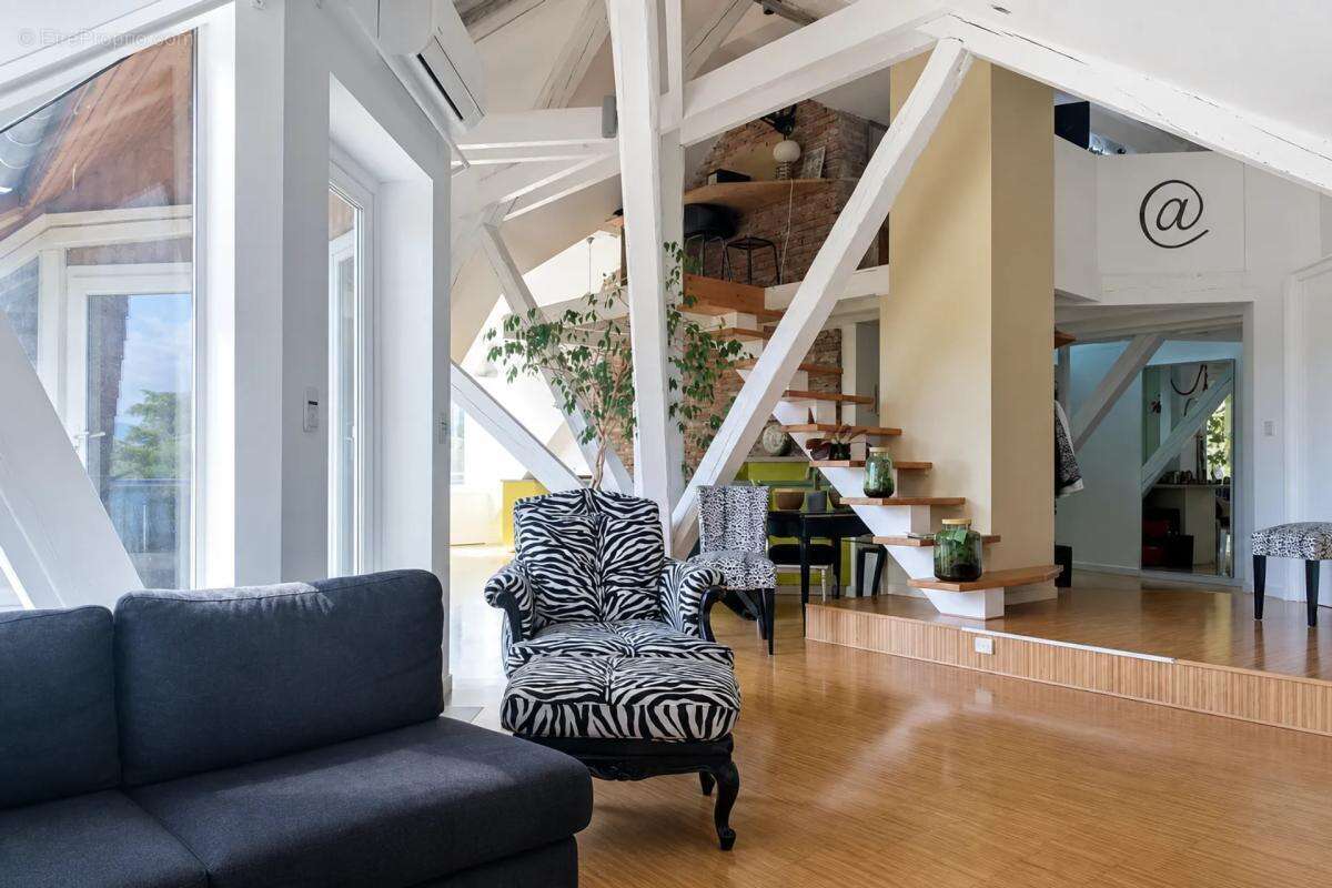 Appartement à SAINT-EGREVE
