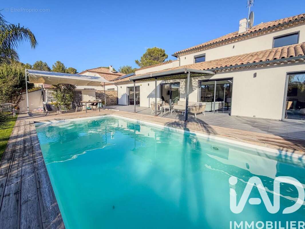 Photo 3 - Maison à ROQUEBRUNE-SUR-ARGENS