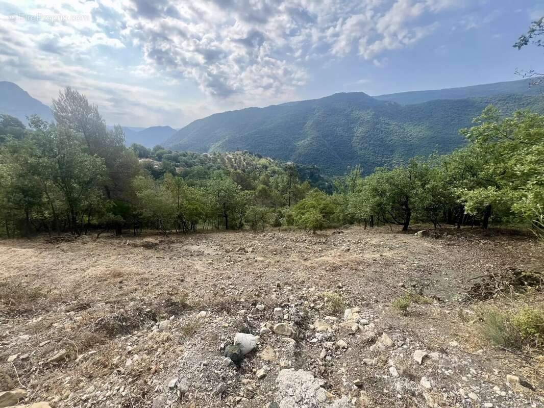 Terrain à PIERREFEU