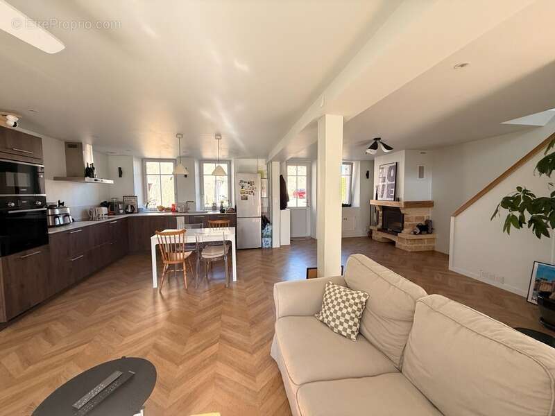 Maison en pierre entièrement rénovée, 95m², avec dépendances, terrain de 1154m² 148 000 € - photo 23