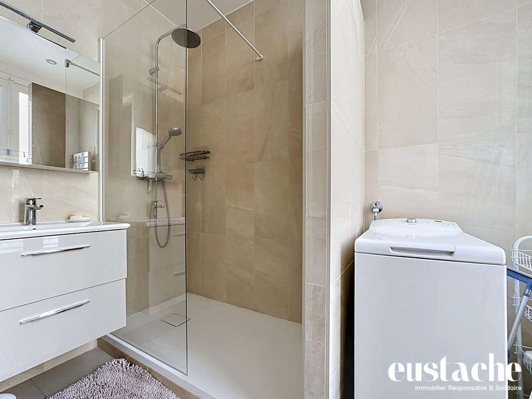 Appartement à PARIS-3E