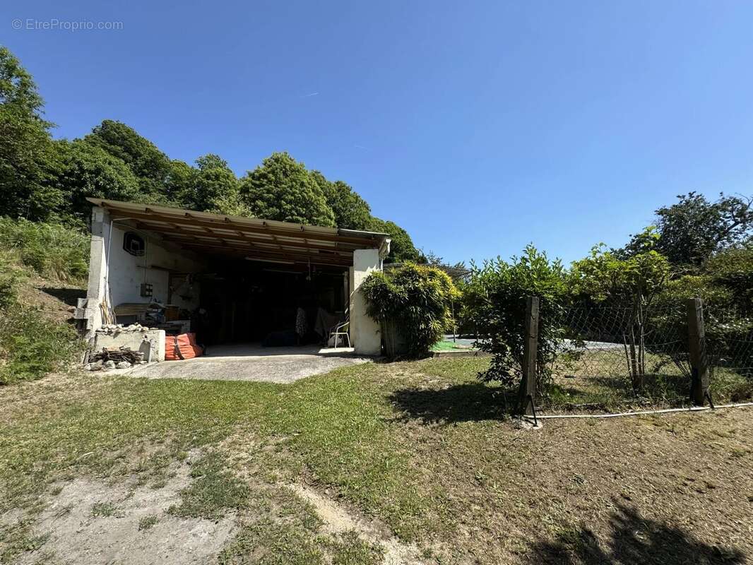 Maison à BERRE-LES-ALPES