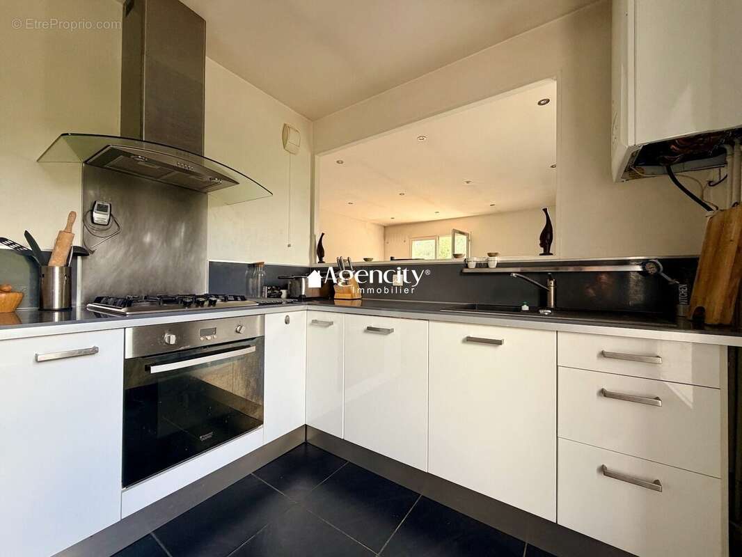 Appartement 74 m² à Torcy  - photo 7