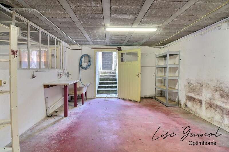 Maison à LES CLAYES-SOUS-BOIS