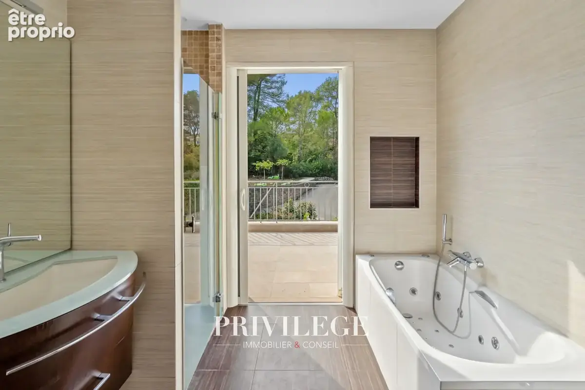 Peymeinade — Villa contemporaine de première main, piscine et ascenseur - photo 24