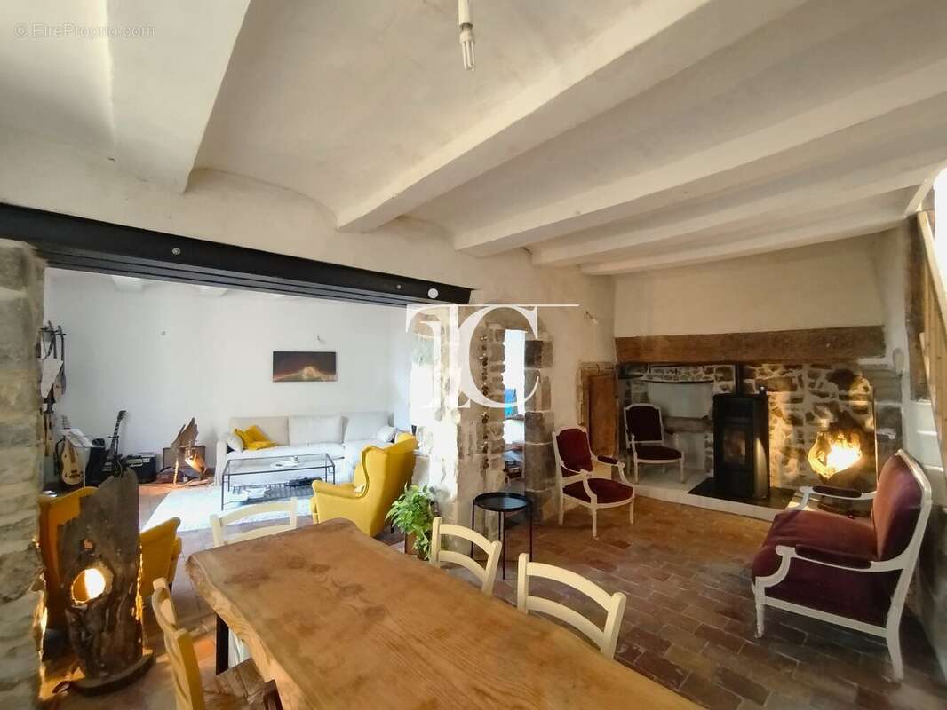 Maison à SAINT-PAUL-LE-JEUNE