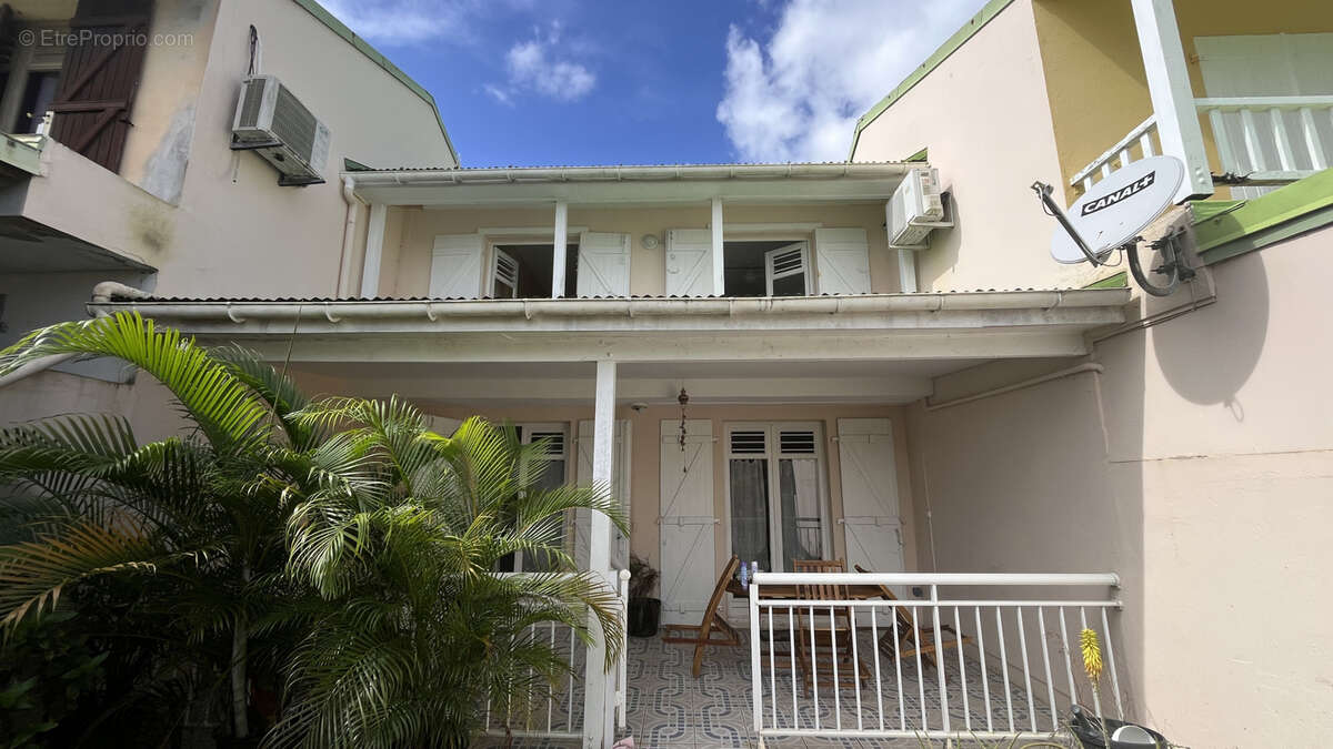 Maison à BAIE-MAHAULT