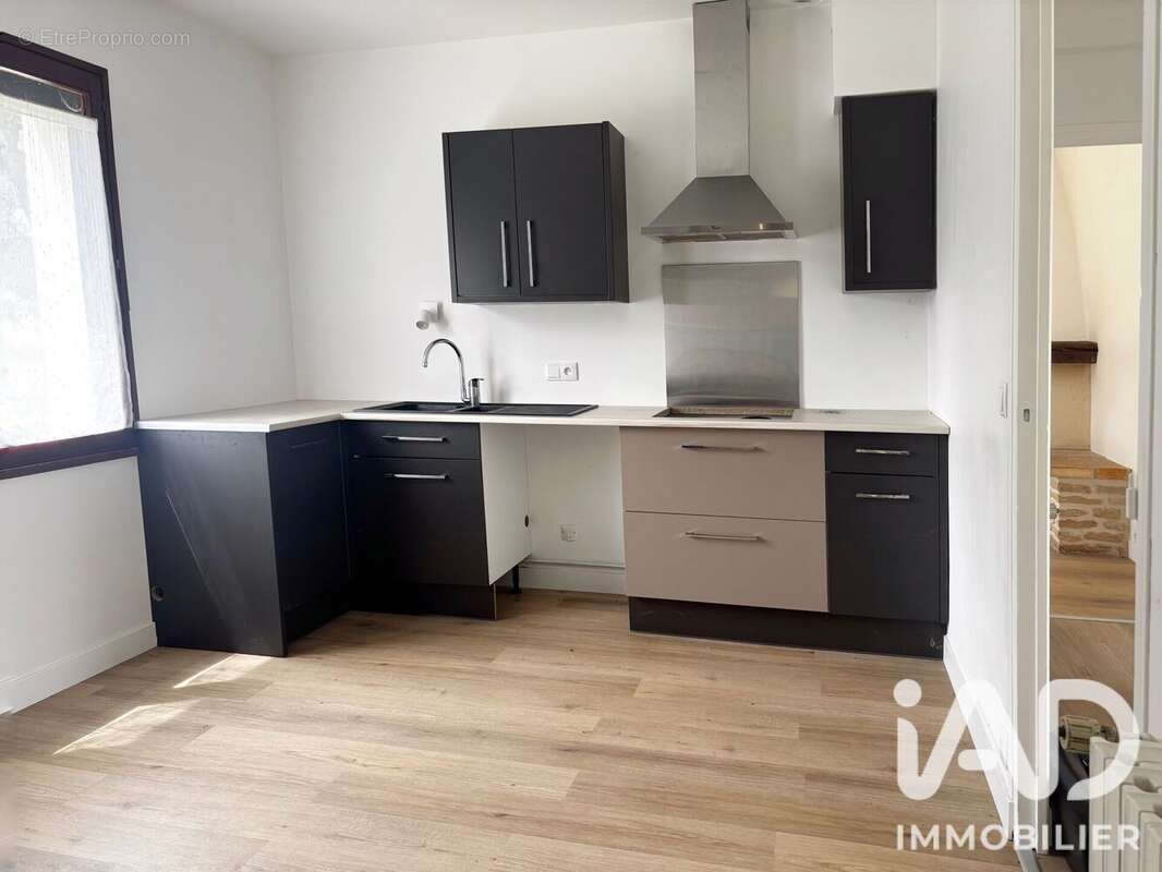 Maison 141 m² à Saint-Sauveur  - photo 4