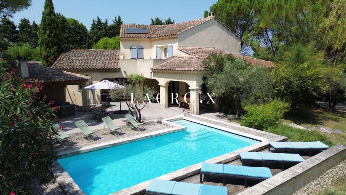 Maison 197 m² à Althen-Des-Paluds  - photo 4