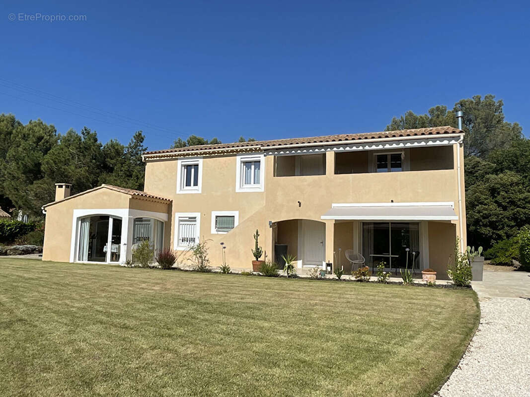 Maison à ROGNES