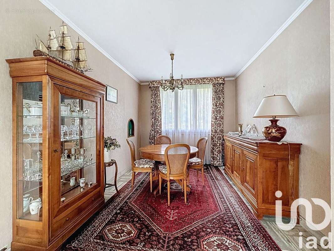 Photo 2 - Maison à SAINT-REMY-LES-CHEVREUSE