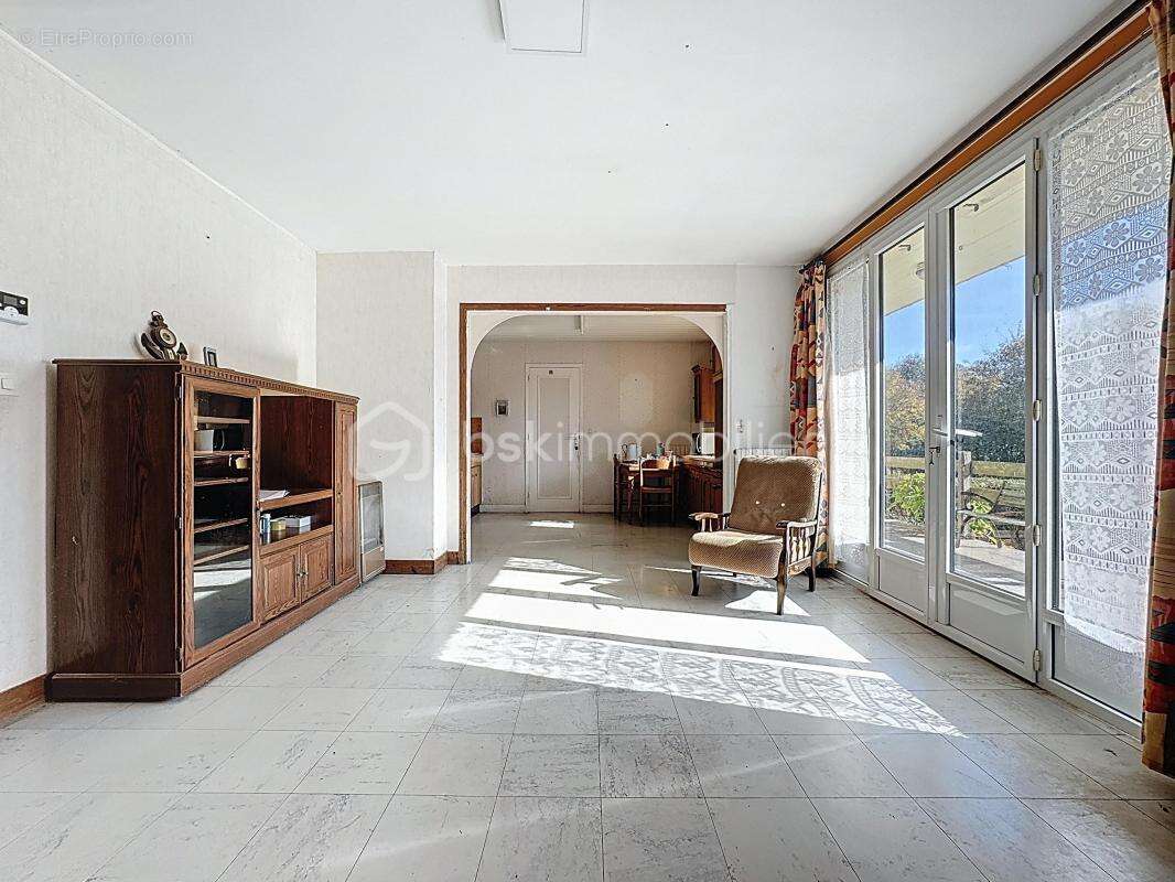 Maison à MONTFARVILLE