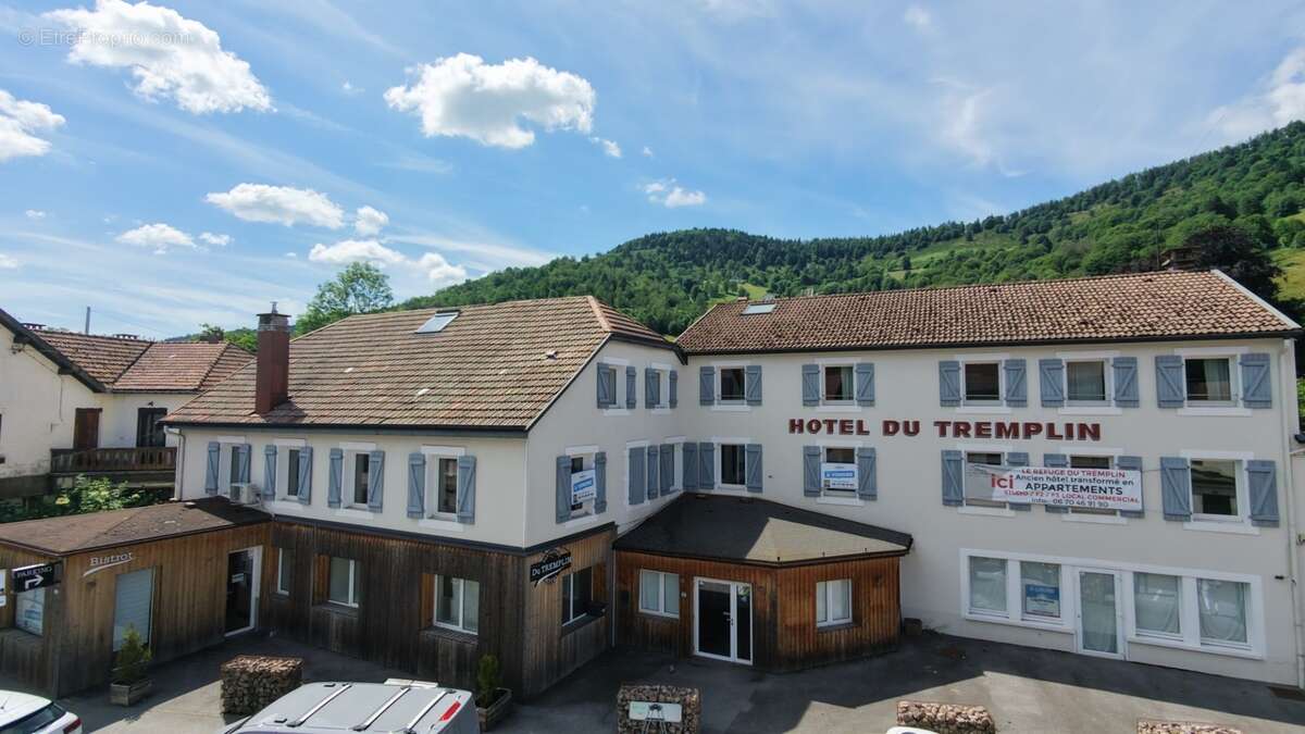 88540 BUSSANG – Local commercial de plain-pied avec terrasse au cœur du village - photo 7