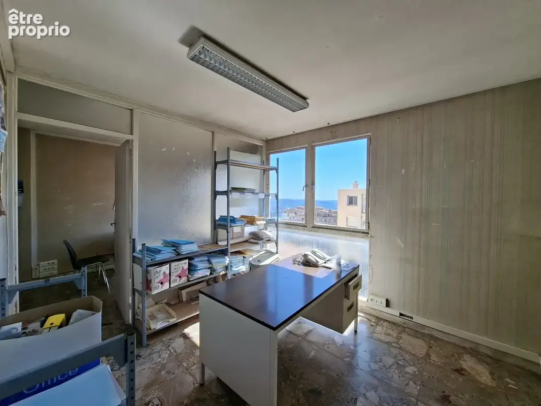 Bureaux 120m2 - 4 places de pkg privatives - photo 7