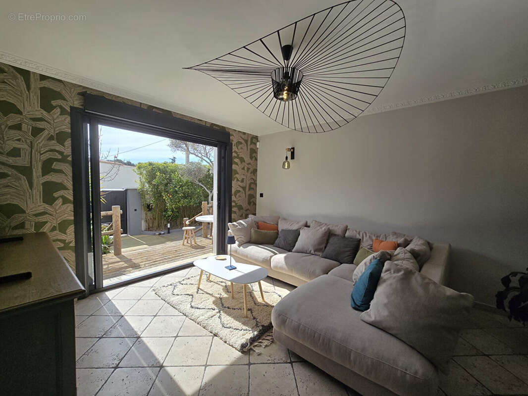 Maison à SAINT-VICTORET