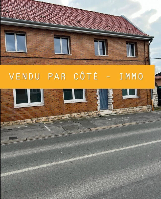 Maison à OSTRICOURT