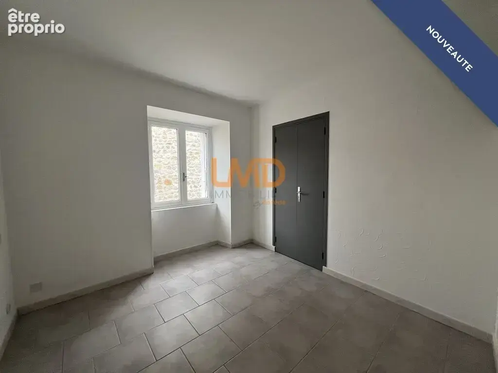Immeuble de rapport rénové - 3 appartements et un local commerci - photo 8