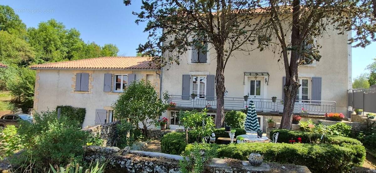 Maison à CHATEAU-LARCHER