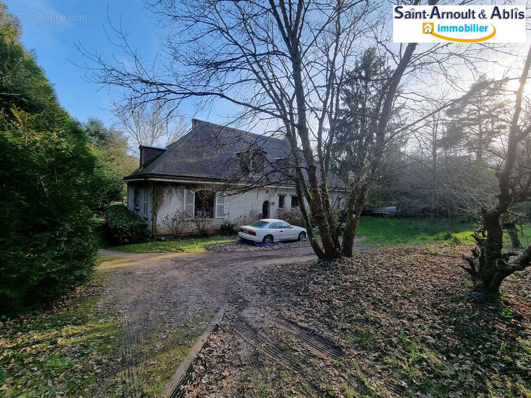 Maison à SAINT-HILARION