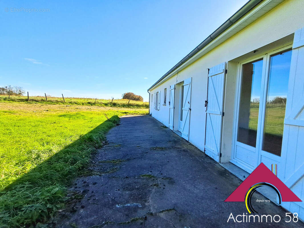 Maison à SAINT-PIERRE-LE-MOUTIER